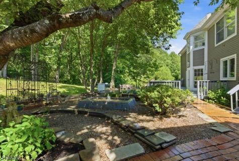 6 Fawn Ridge Road Clinton NJ 08833