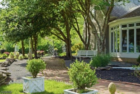 6 Fawn Ridge Road Clinton NJ 08833