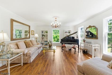 6 Fawn Ridge Road Clinton NJ 08833