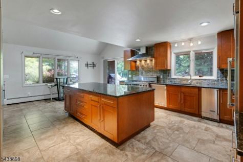 737 Ridge Road Kinnelon NJ 07405