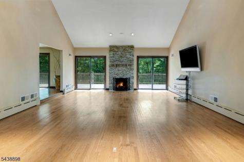 737 Ridge Road Kinnelon NJ 07405