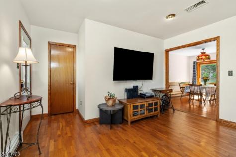 25 Hope Road Liberty NJ 07838