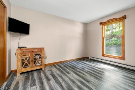25 Hope Road Liberty NJ 07838