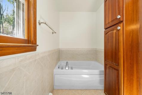 25 Hope Road Liberty NJ 07838