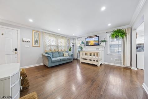 36 Woodside Avenue Hawthorne NJ 07506