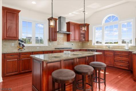 4 Jacob Court Raritan NJ 08822