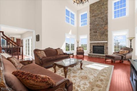 4 Jacob Court Raritan NJ 08822