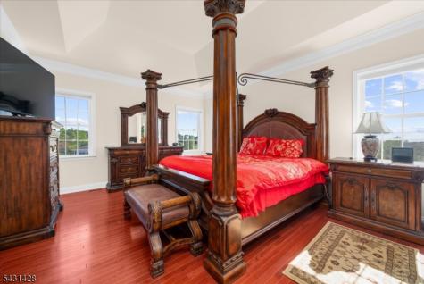 4 Jacob Court Raritan NJ 08822