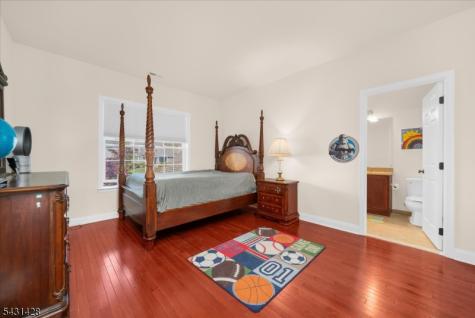4 Jacob Court Raritan NJ 08822