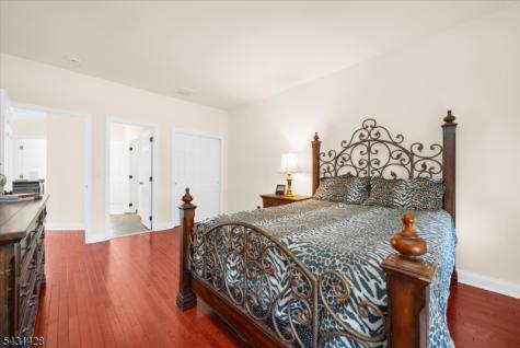 4 Jacob Court Raritan NJ 08822