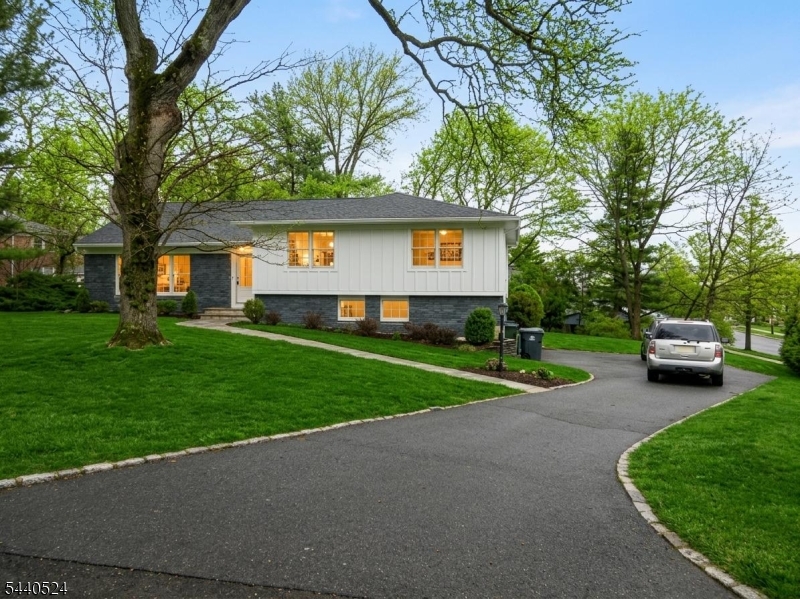 9 Crestview Court Montclair NJ 07042