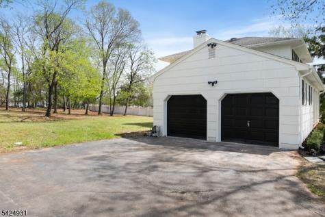 22 Hillcrest Road Hillsborough NJ 08844