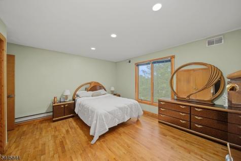 4 Skytop Drive Denville NJ 07834
