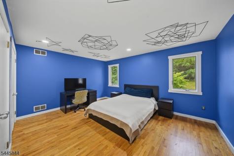 4 Skytop Drive Denville NJ 07834
