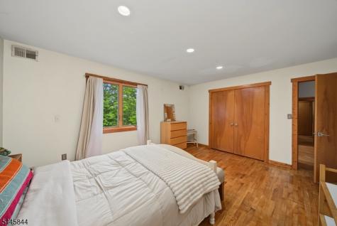 4 Skytop Drive Denville NJ 07834