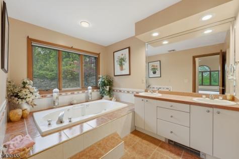 89 Columbus Avenue Totowa NJ 07512