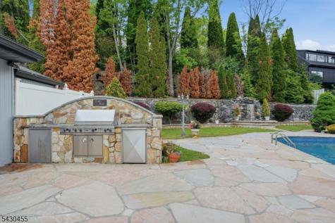 89 Columbus Avenue Totowa NJ 07512