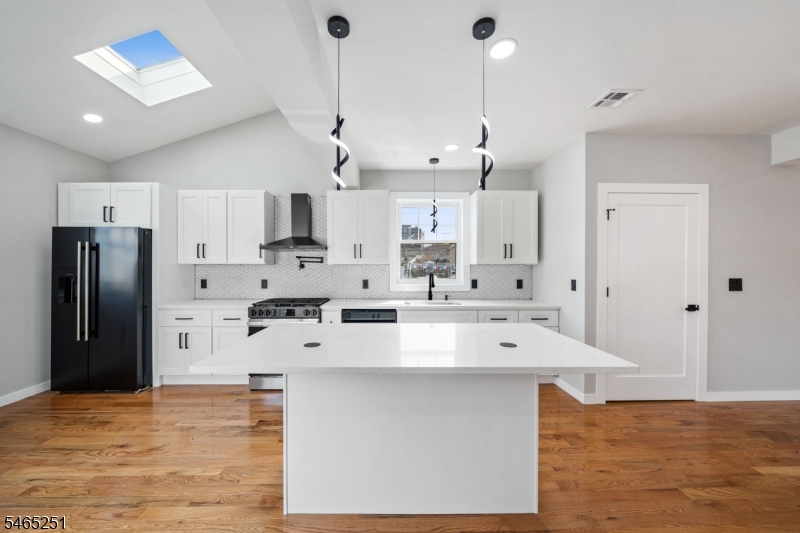 1123 Thompson Avenue Roselle NJ 07203