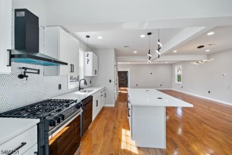1123 Thompson Avenue Roselle NJ 07203