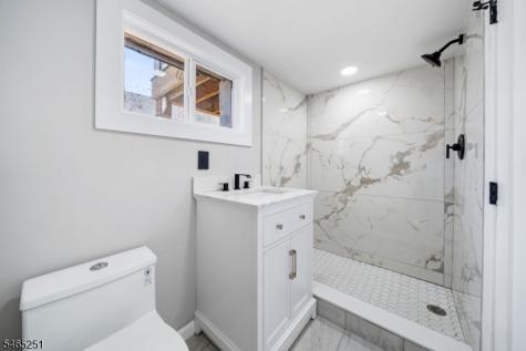 1123 Thompson Avenue Roselle NJ 07203