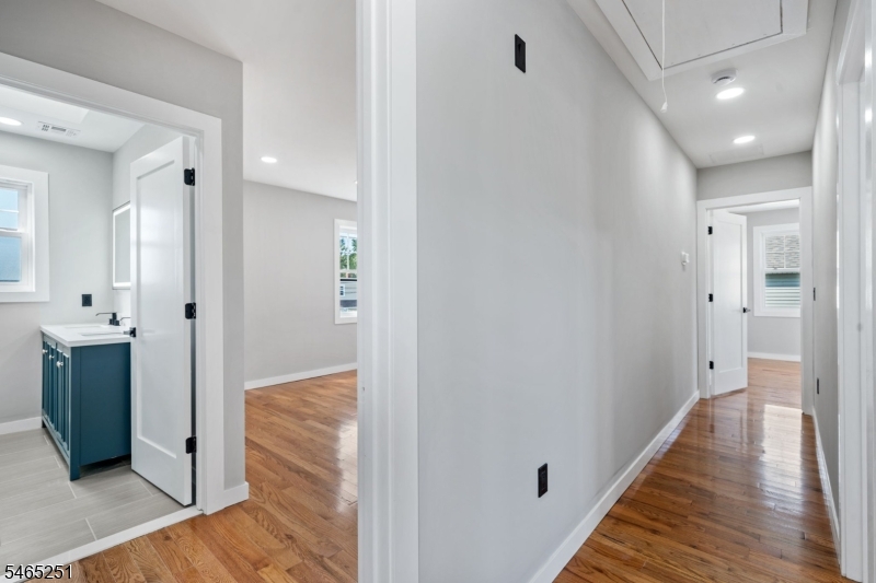 1123 Thompson Avenue Roselle NJ 07203
