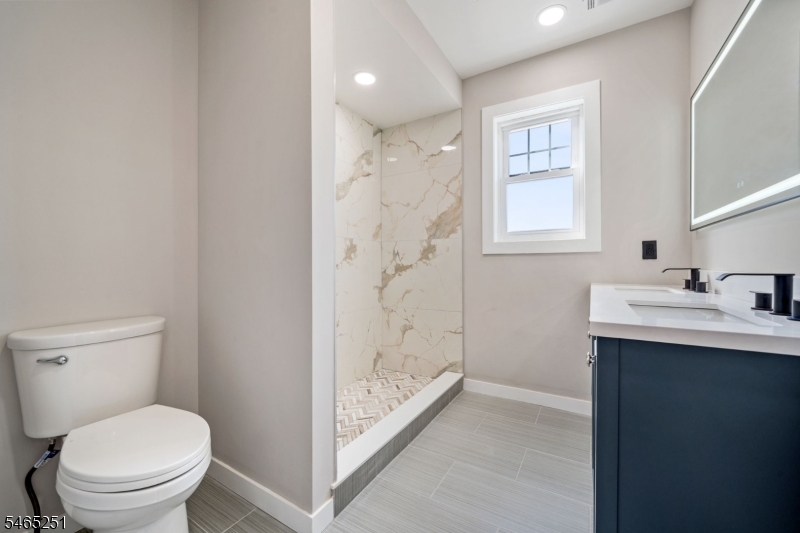 1123 Thompson Avenue Roselle NJ 07203