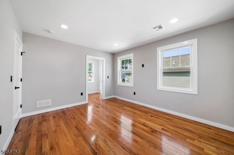1123 Thompson Avenue Roselle NJ 07203