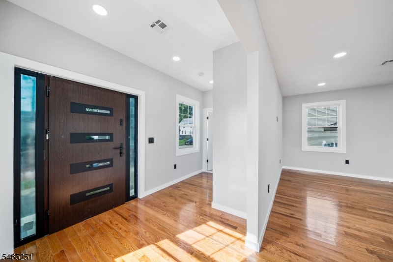 1123 Thompson Avenue Roselle NJ 07203