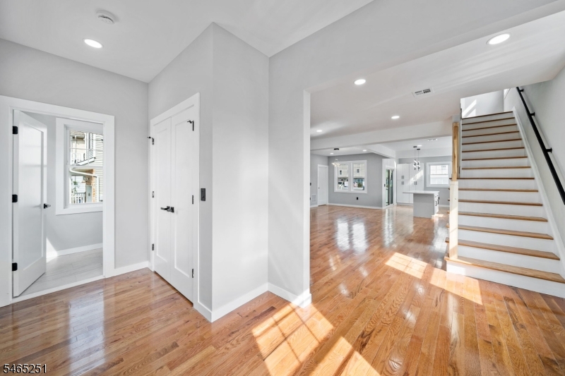 1123 Thompson Avenue Roselle NJ 07203
