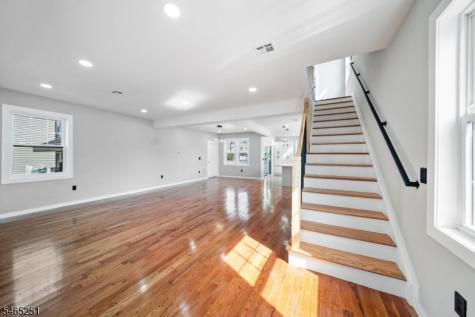 1123 Thompson Avenue Roselle NJ 07203