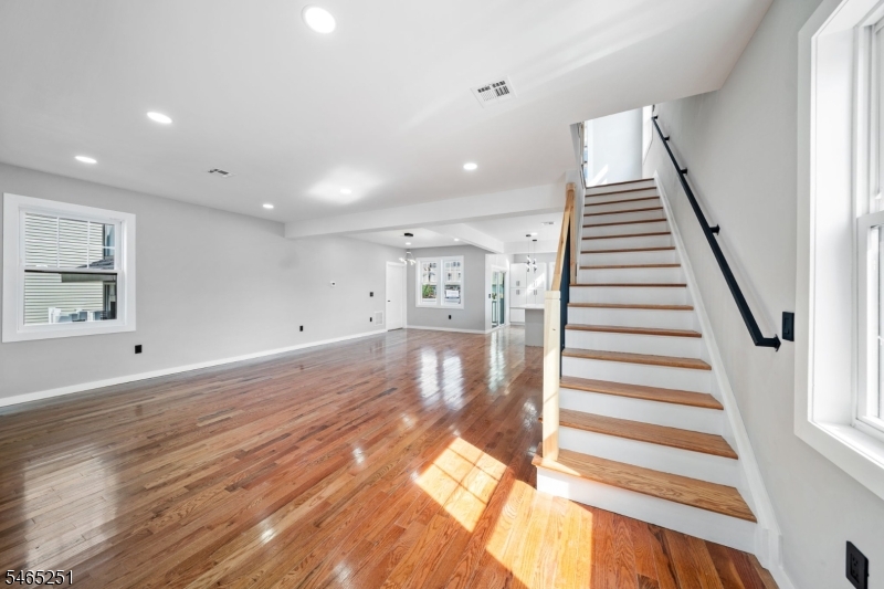 1123 Thompson Avenue Roselle NJ 07203