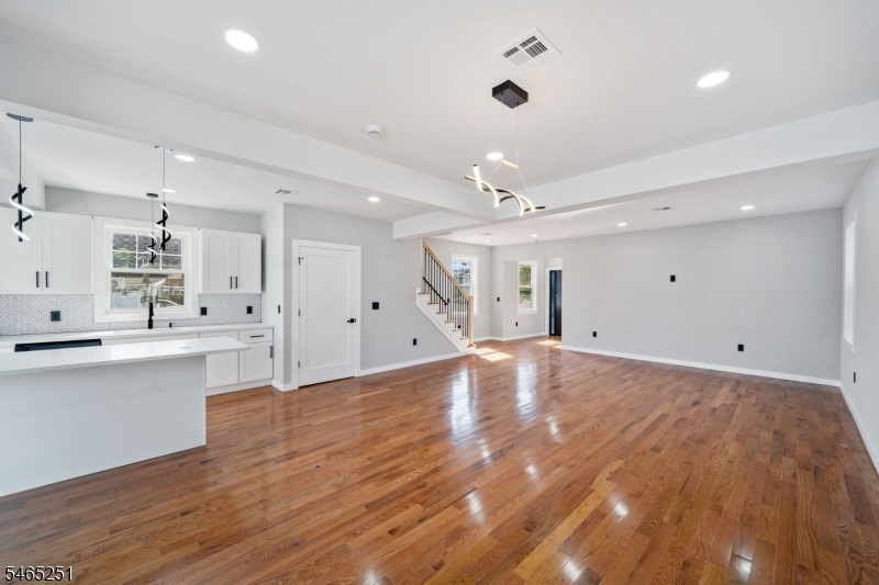 1123 Thompson Avenue Roselle NJ 07203