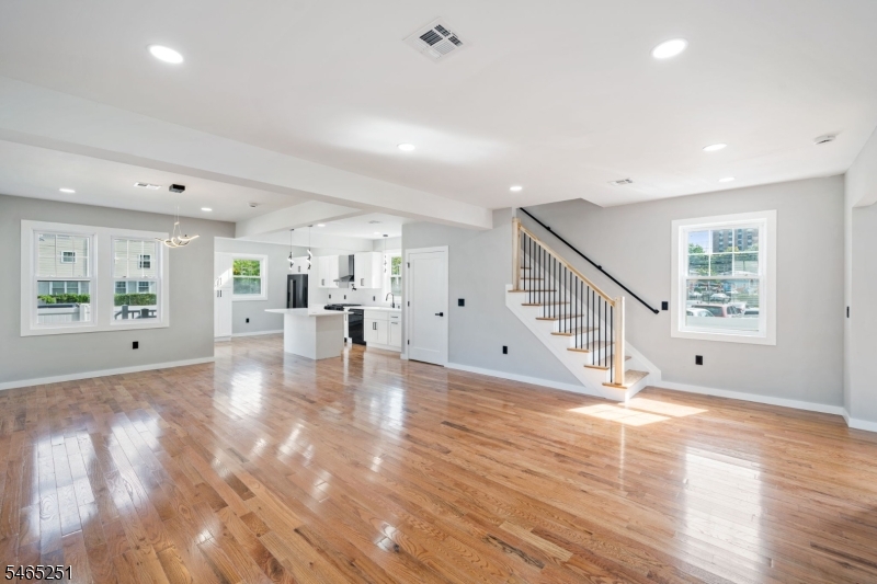 1123 Thompson Avenue Roselle NJ 07203
