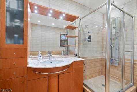 5 Fowler Place Montville NJ 07045