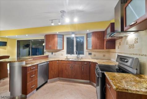 5 Fowler Place Montville NJ 07045