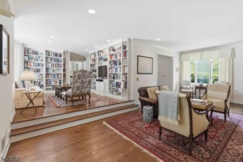 31 Laura Lane Morris NJ 07960