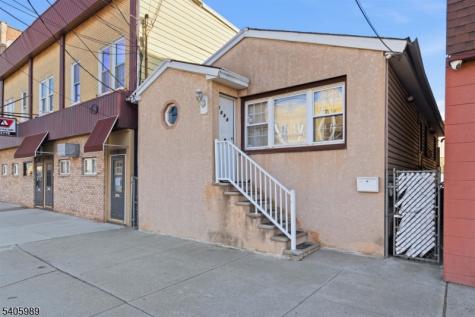 1094 Avenue C Bayonne NJ 07002