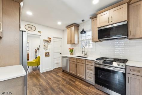 64 Hillcrest Road Watchung NJ 07069