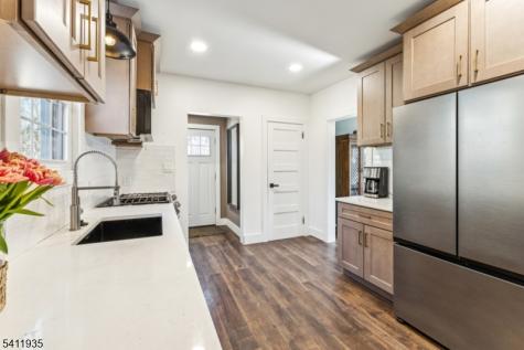 64 Hillcrest Road Watchung NJ 07069