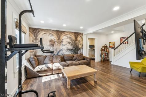 64 Hillcrest Road Watchung NJ 07069