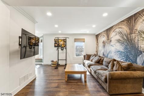 64 Hillcrest Road Watchung NJ 07069