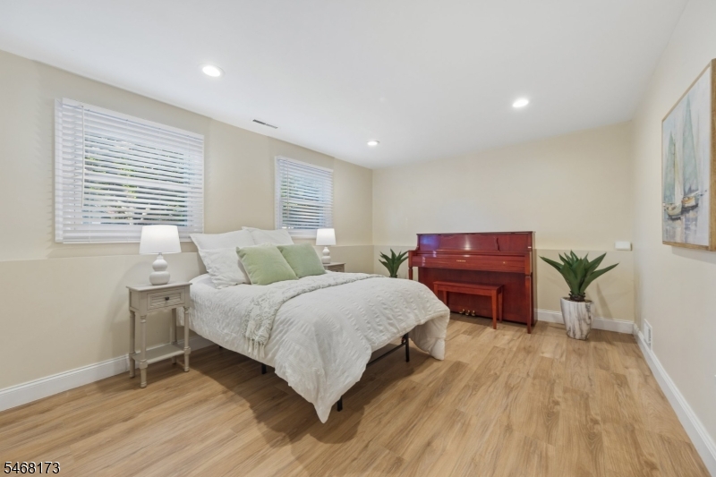 12 Knollwood Drive Livingston NJ 07039