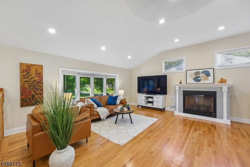 12 Knollwood Drive Livingston NJ 07039
