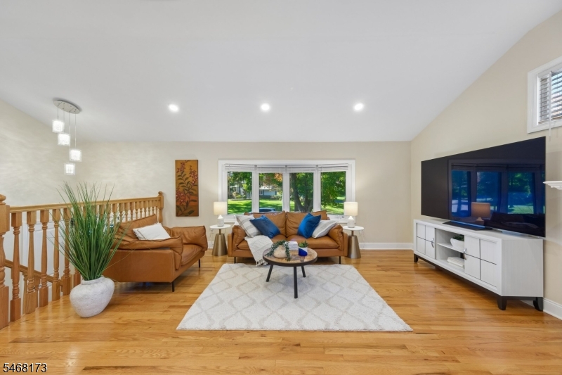 12 Knollwood Drive Livingston NJ 07039