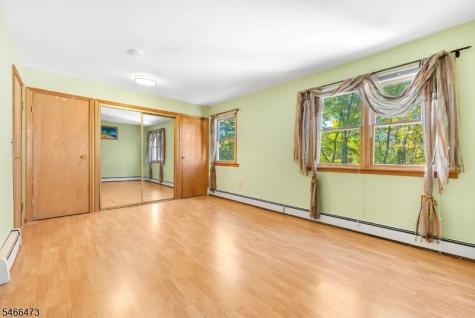 11 Mountain View Terrace Byram NJ 07871