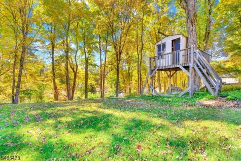 11 Mountain View Terrace Byram NJ 07871