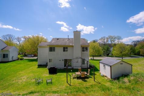 92 Connelly Avenue Mount Olive NJ 07828