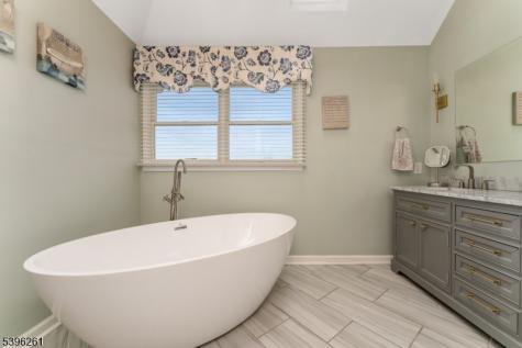 7 Maple Springs Road Alexandria NJ 08867