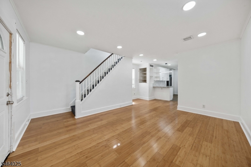 704 W Lake Avenue Rahway NJ 07065