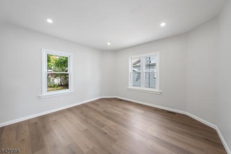 55 Kenmore Avenue Newark NJ 07106